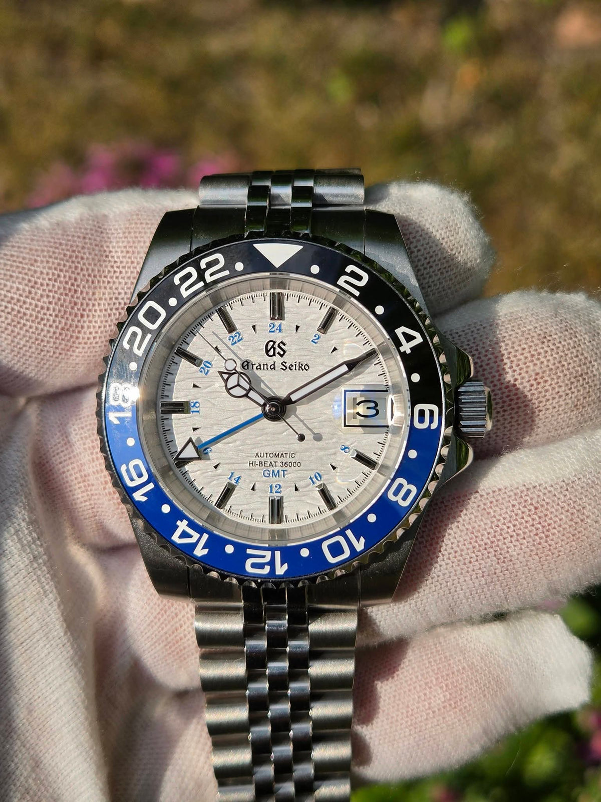 GRANDSEIKO BATGIRL WHITE TEXTURED DIAL GMT